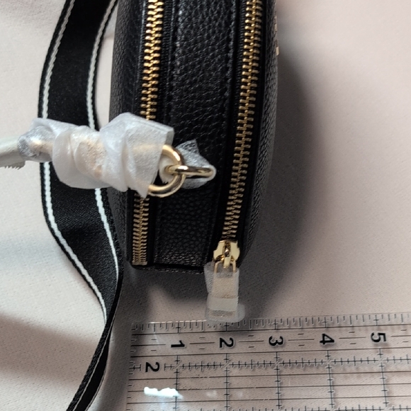 Marc Jacobs Rewind Oval Black Pebbled Leather Crossbody NWT - Picture 14 of 15